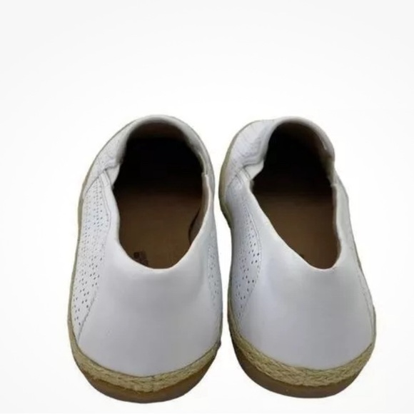 Clarks Danelly Molly Women's Size 7 Shoes 
White Leather Slip On Loafers - Picture 2 of 6